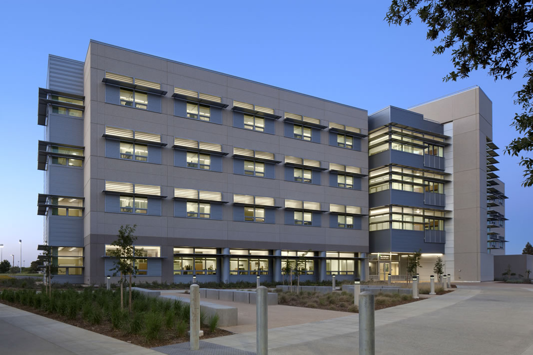 EZApply تحصیل در دانشگاه دانشگاه کالیفرنیادیویس (University of California, Davis) ایزی اپلای